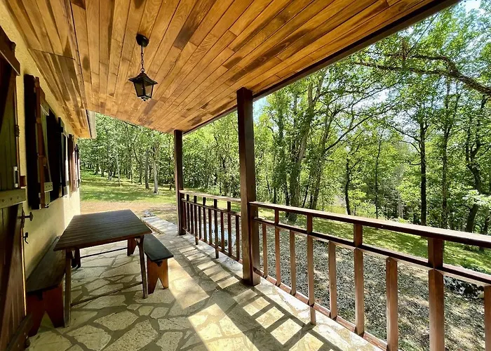 Chalet Domaine De Grézelou Saint-Martial-de-Nabirat